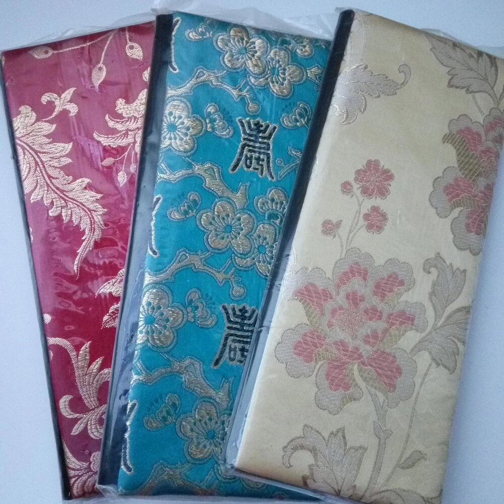 Made in Hong Kong Silk Brocade Fabric Bridge Score Pad Case